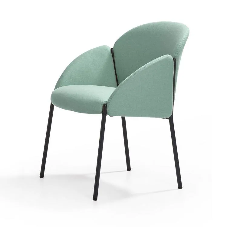 Andrea Chair by Artifort