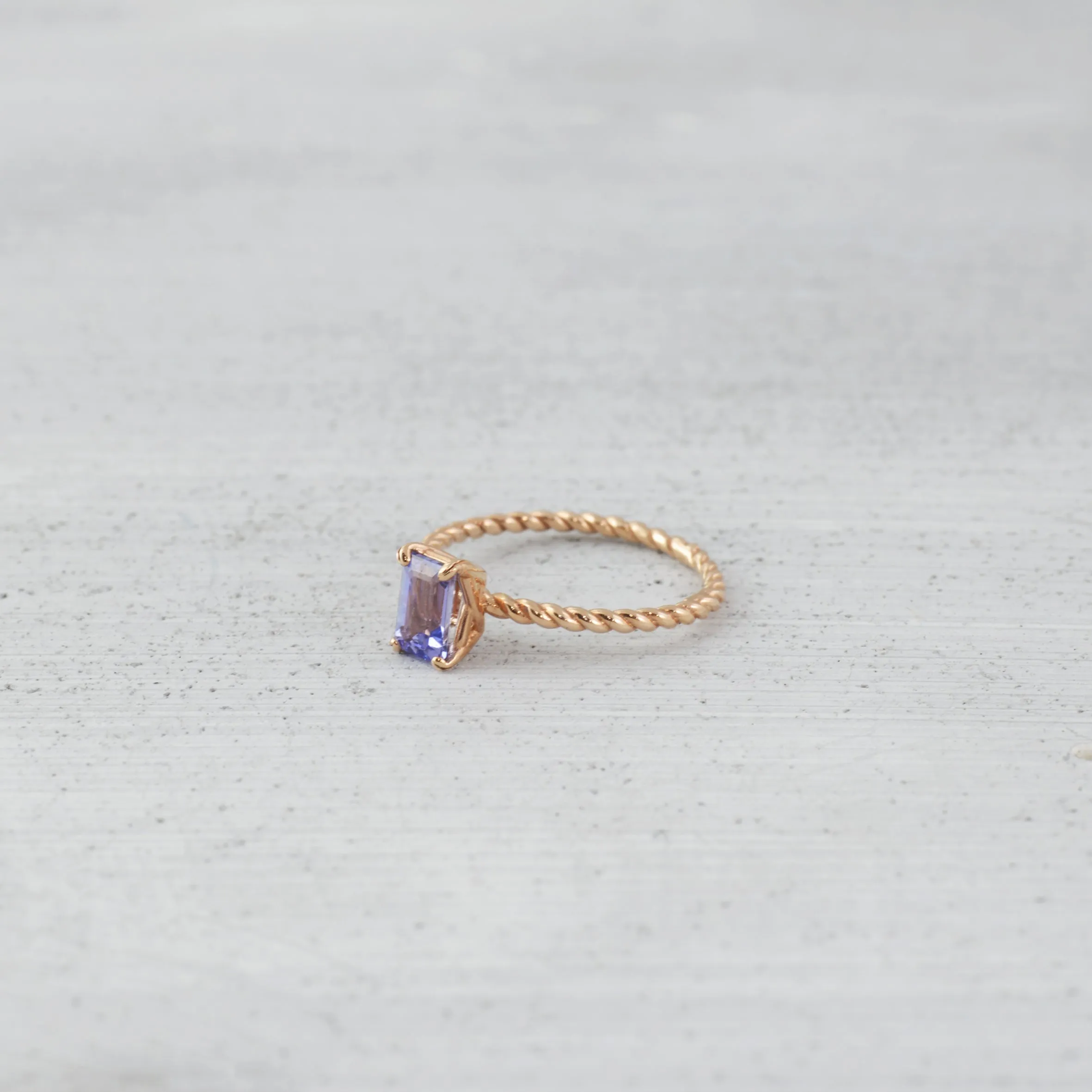 Emerald cut twirling band Ring (Tanzanite) - 14K/ 18K Gold