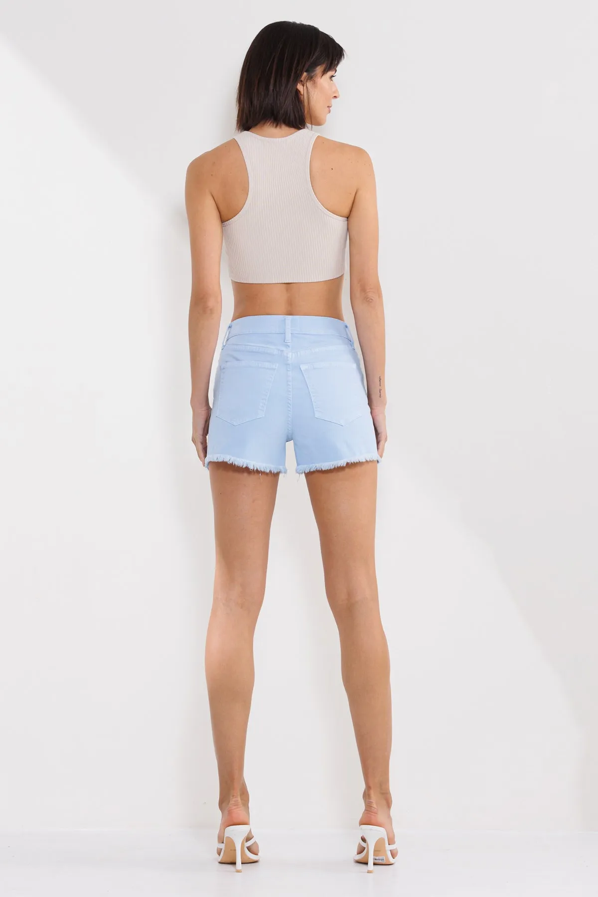 HIGH RISE 90'S SHORTS WITH FRAY HEM AND BUTTON DETAIL IN LIGHT BLUE / SP-S7471LB