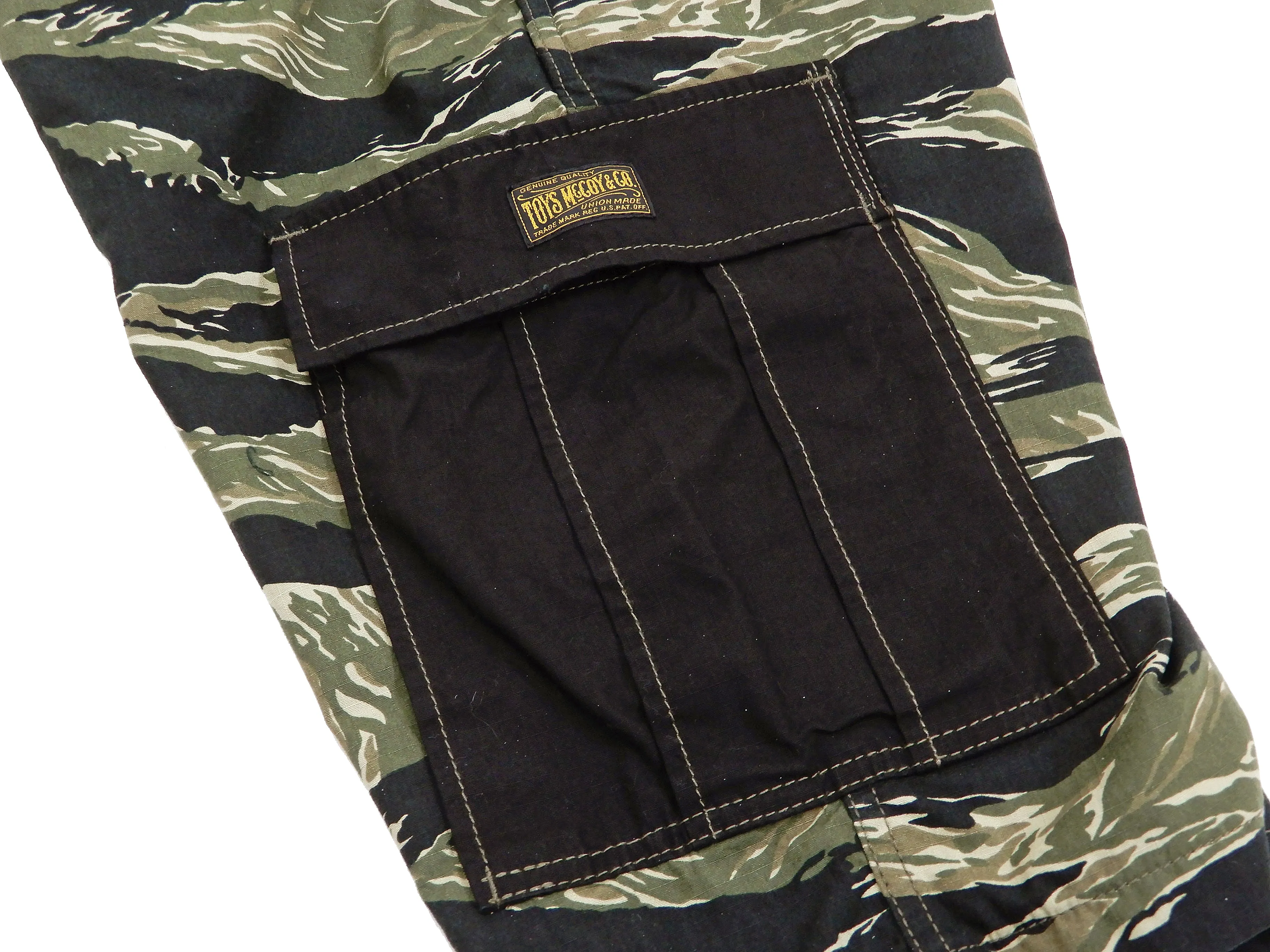 TOYS McCOY Men's Military Cargo Shorts Tiger Stripe Camouflage Pattern TMP1902