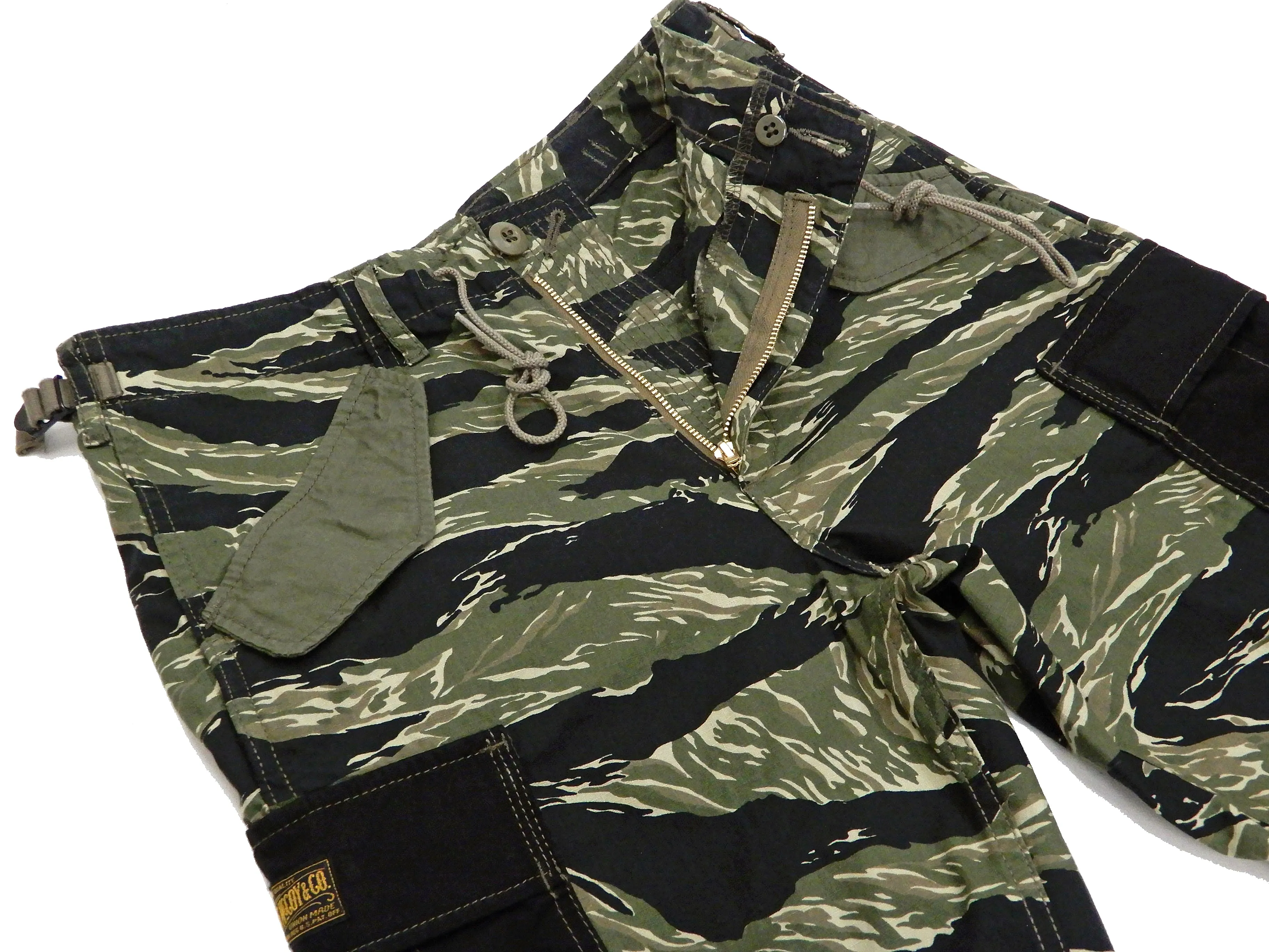 TOYS McCOY Men's Military Cargo Shorts Tiger Stripe Camouflage Pattern TMP1902