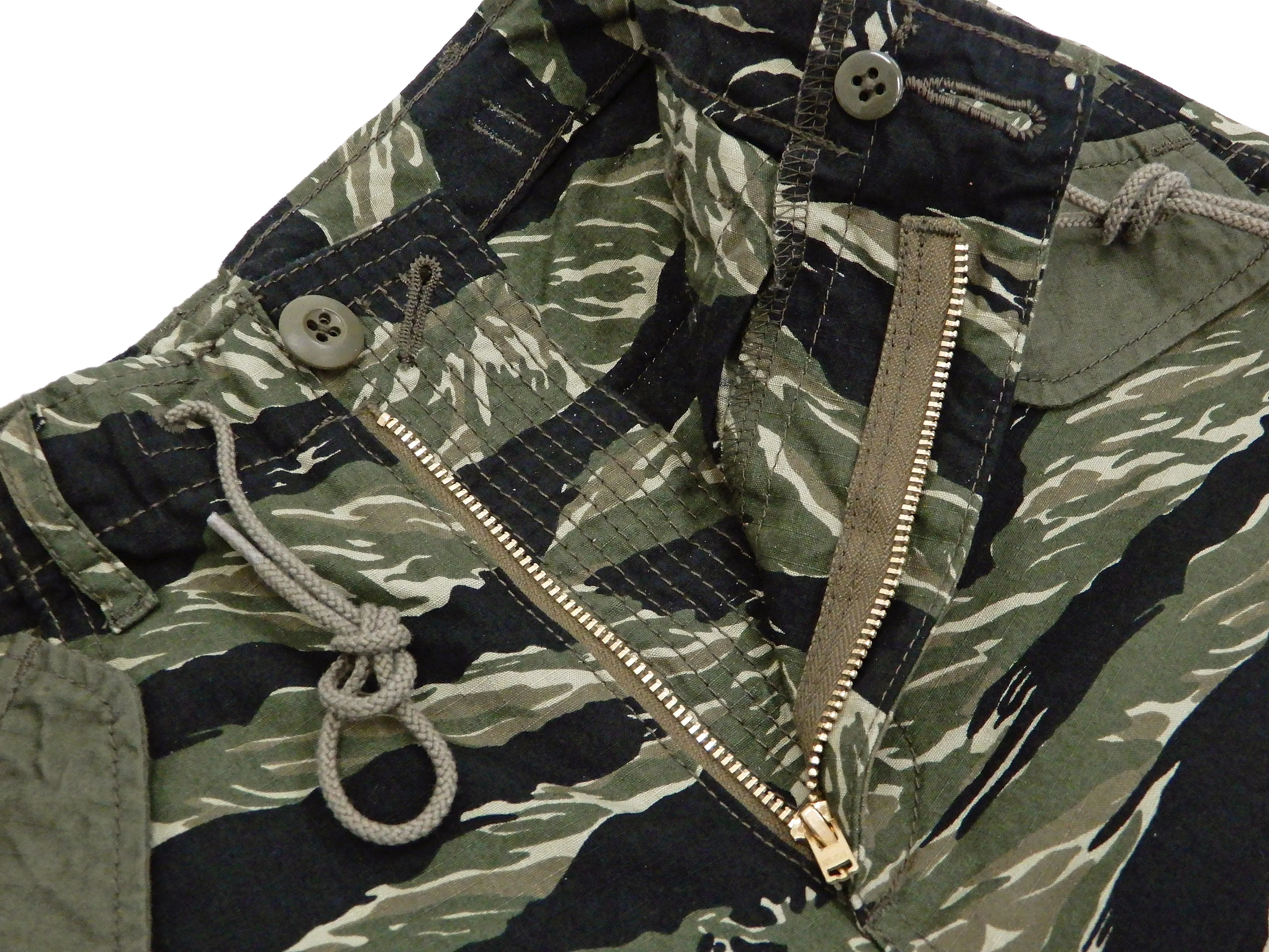 TOYS McCOY Men's Military Cargo Shorts Tiger Stripe Camouflage Pattern TMP1902